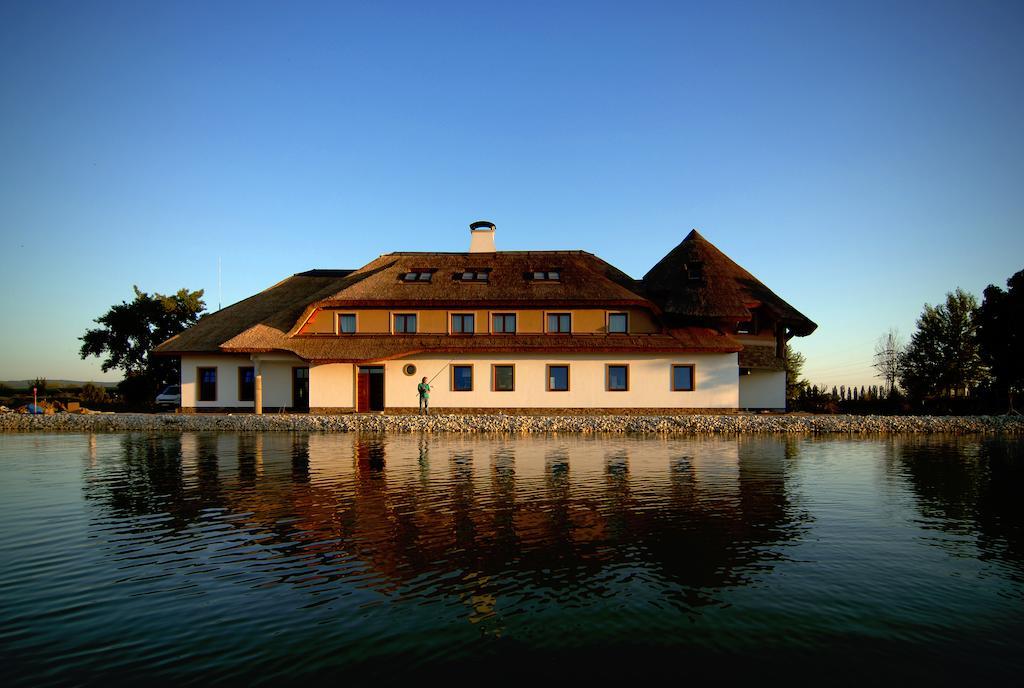 Penzion Eko Park Piestany Hotel Exterior photo